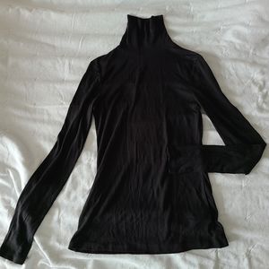Aritzia Babaton long sleeve turtle neck shirt S